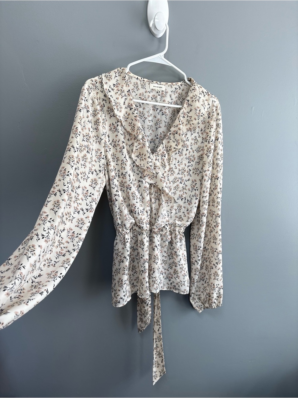Max Studio Cream Delicate Floral Long Sleeve Blouse Waist Tie V-Neck Size XL - Picture 2 of 7